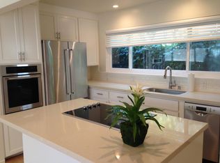 220 Linfield Dr, Menlo Park, CA 94025