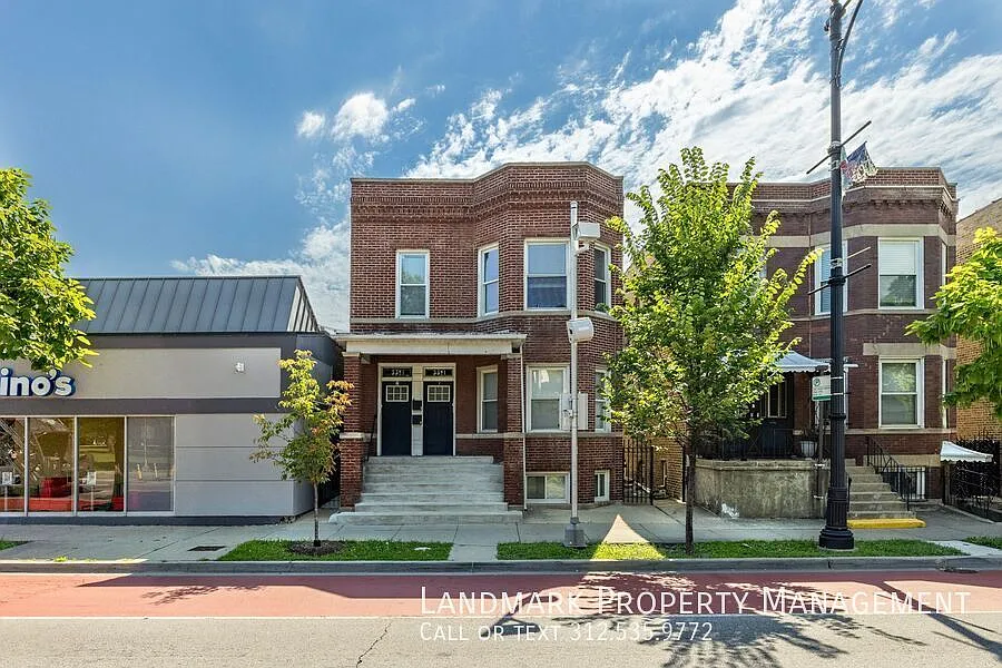 3521 N Western Ave Unit 1 — Photo 1