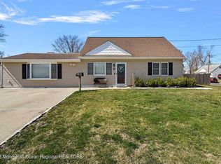 15 Garrison Dr, Hazlet, NJ 07730