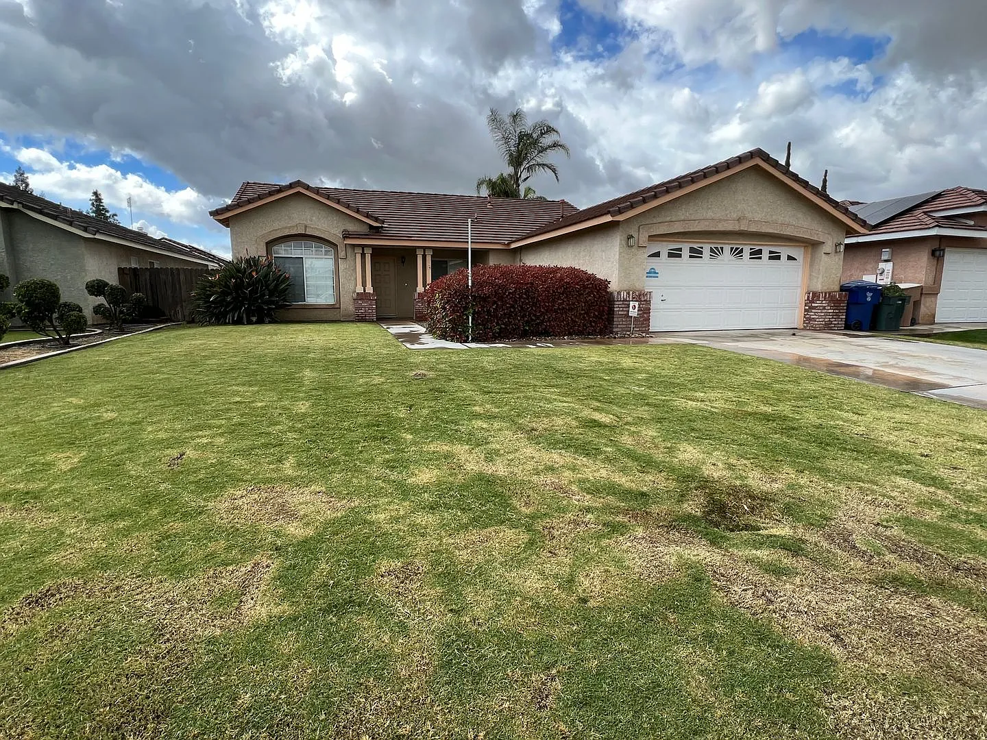 Southwest 3 bedroom with a pool — Photo 2