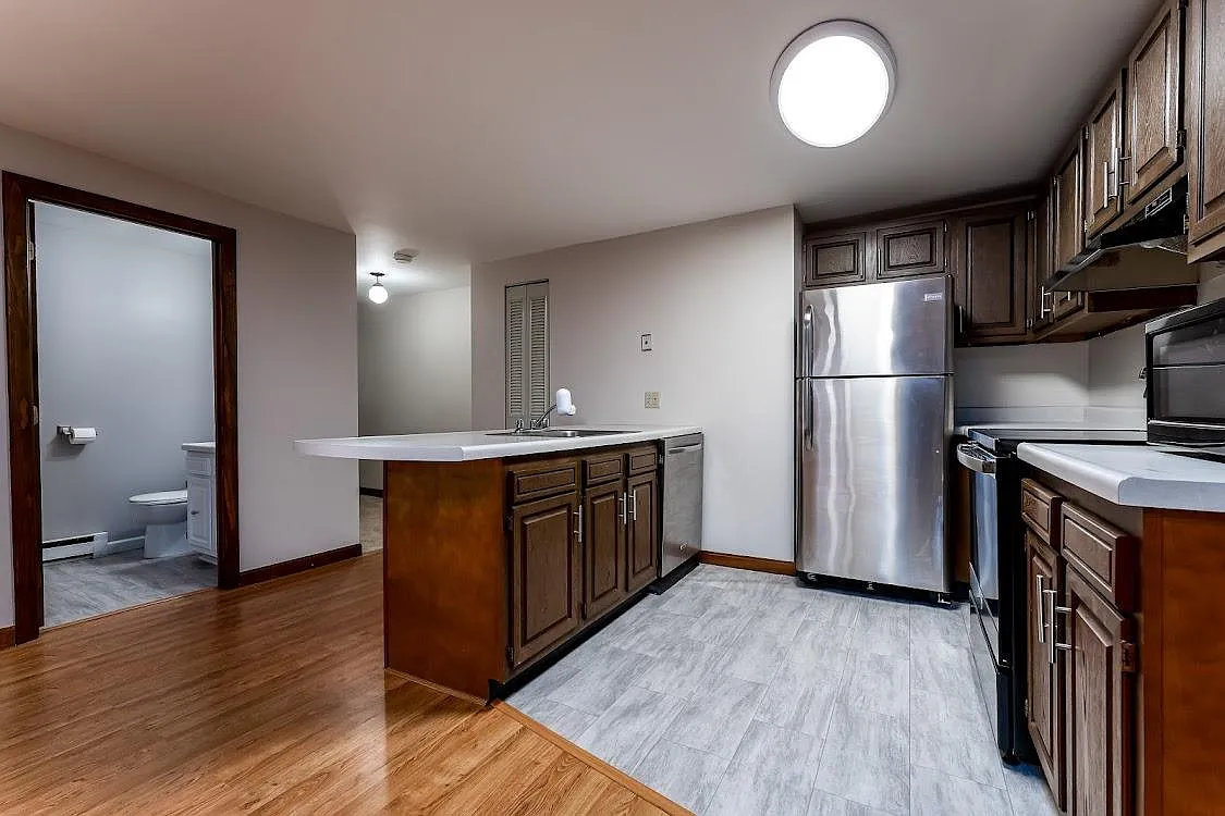32 Patterson St — Photo 2
