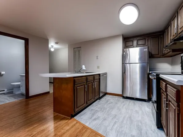 32 Patterson St APT 8, Augusta, ME 04330