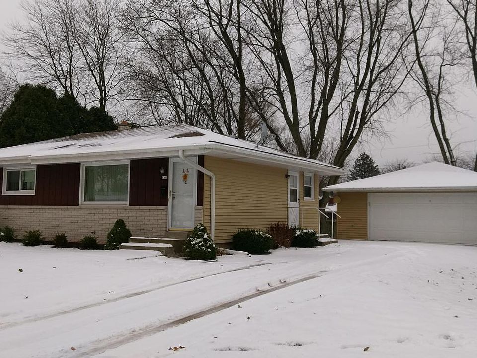 1st image of 321 W James Dr