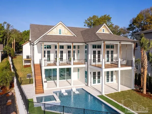 50 Highpoint Dr, Gulf Breeze, FL 32561