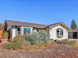 1041 Hayer Cir, Rio Linda, CA 95673