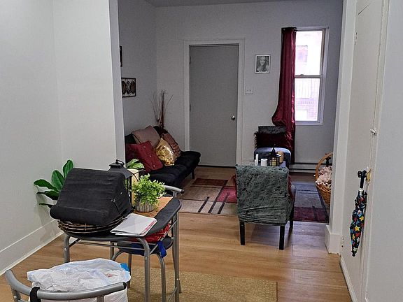 4th image of 9 S Grant St