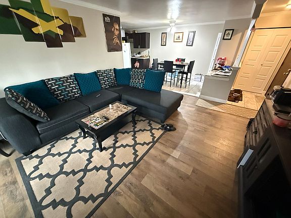 2nd image of 202 Williamsburg Dr #8