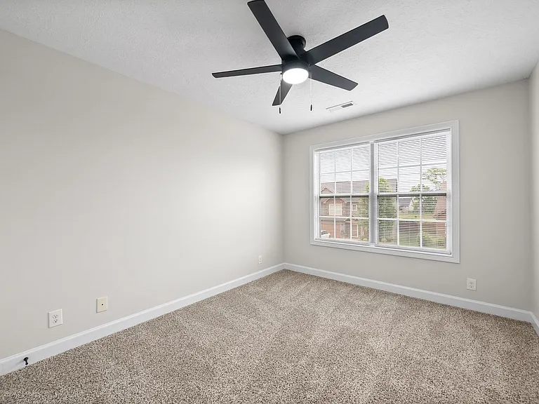 1282 Eagles View Dr — Photo 33