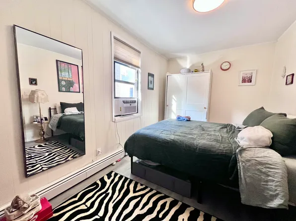 258 Devoe Street image 6 of 11