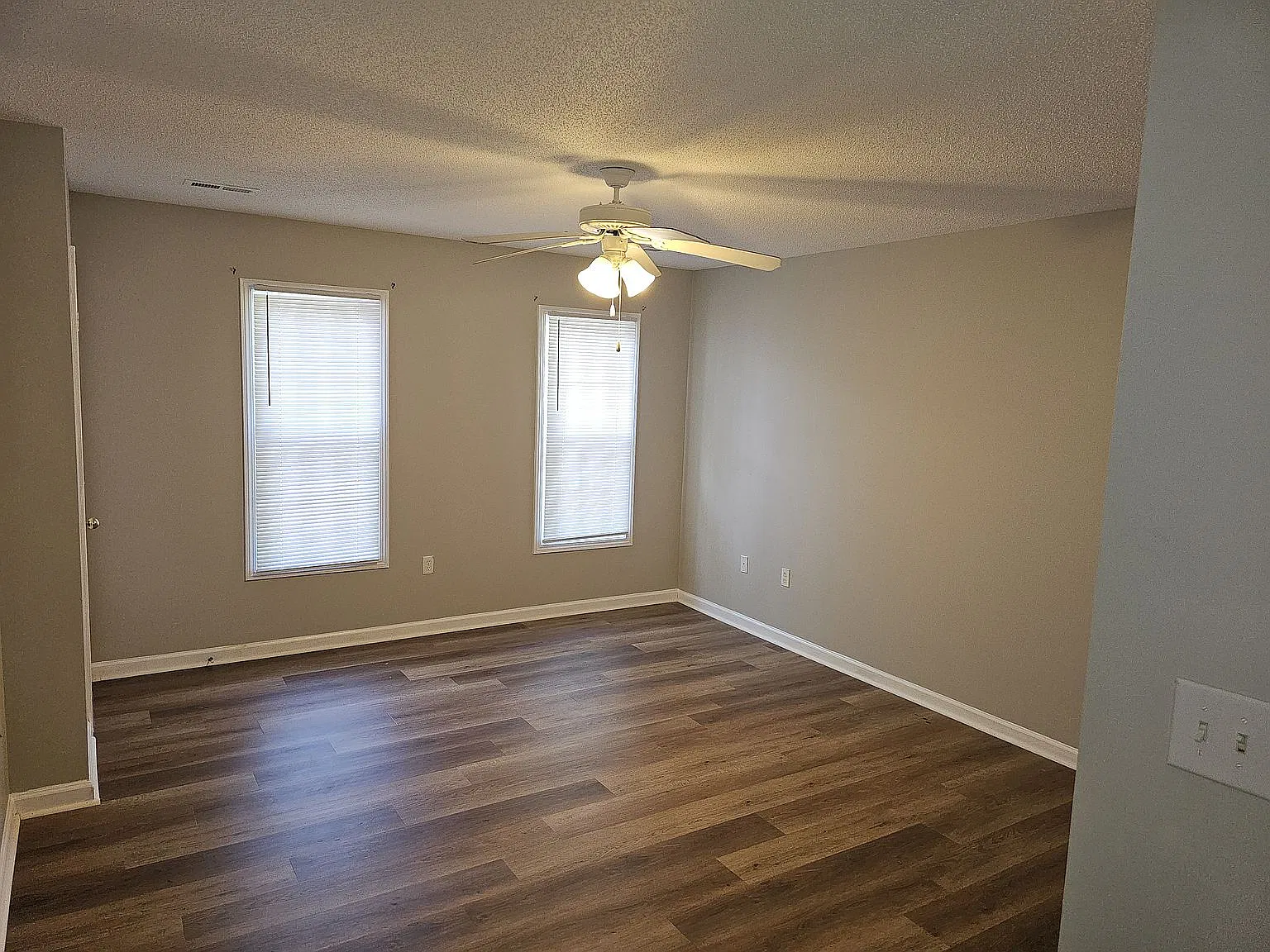2 bed, 2.5 bath, 1440 sqft, $1,550 — Photo 4