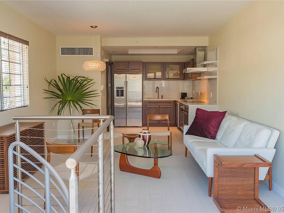 1st image of 2130 Park Ave #Townhouse 09