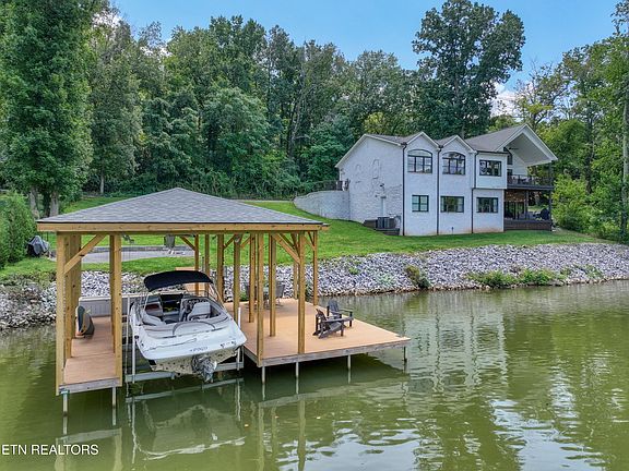 3rd image of 5033 Riversedge Rd