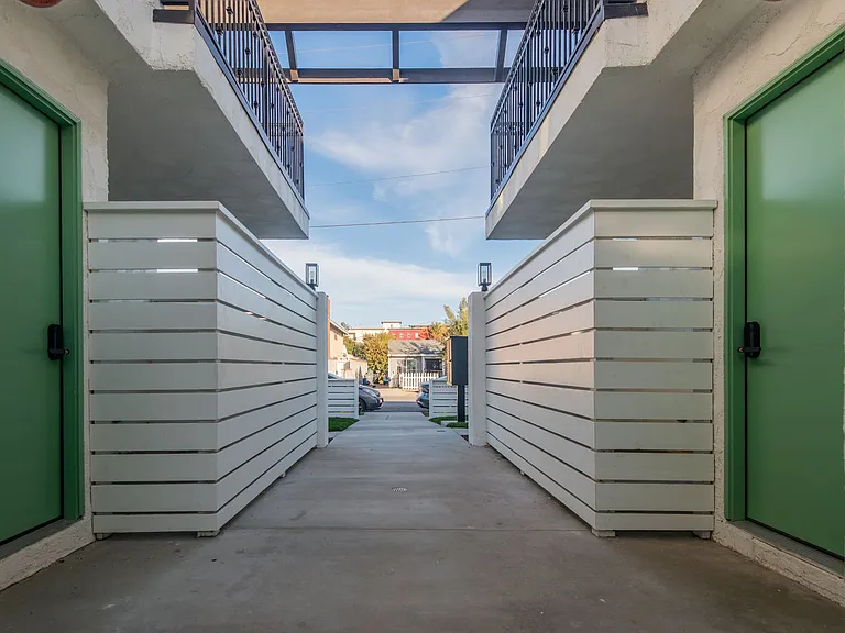 Andreo Avenue Residences — Photo 22