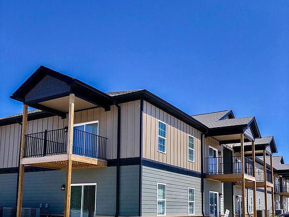 3rd image of 120 Robinbrooke Blvd #2B-2Ba