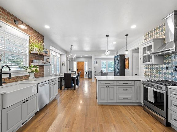 5th image of 1204 University Street