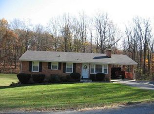495 Dawnridge Ln, Troutville, VA