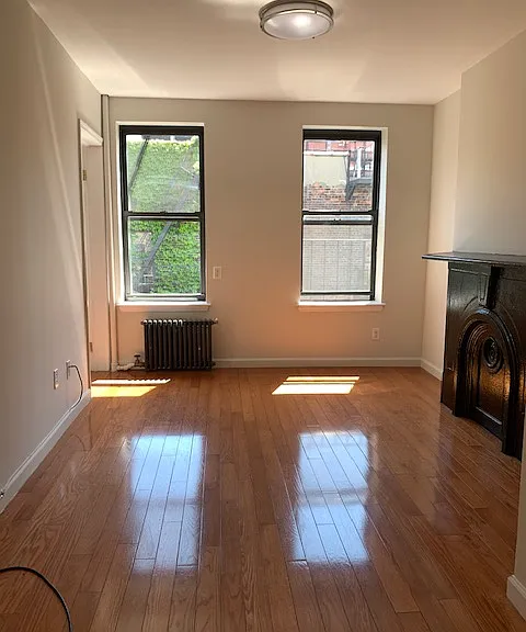 242 W 16th St #5R — Photo 1