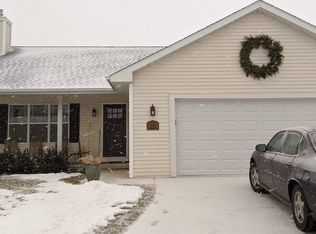 211 S Ash Ln, Whitewater, WI 53190