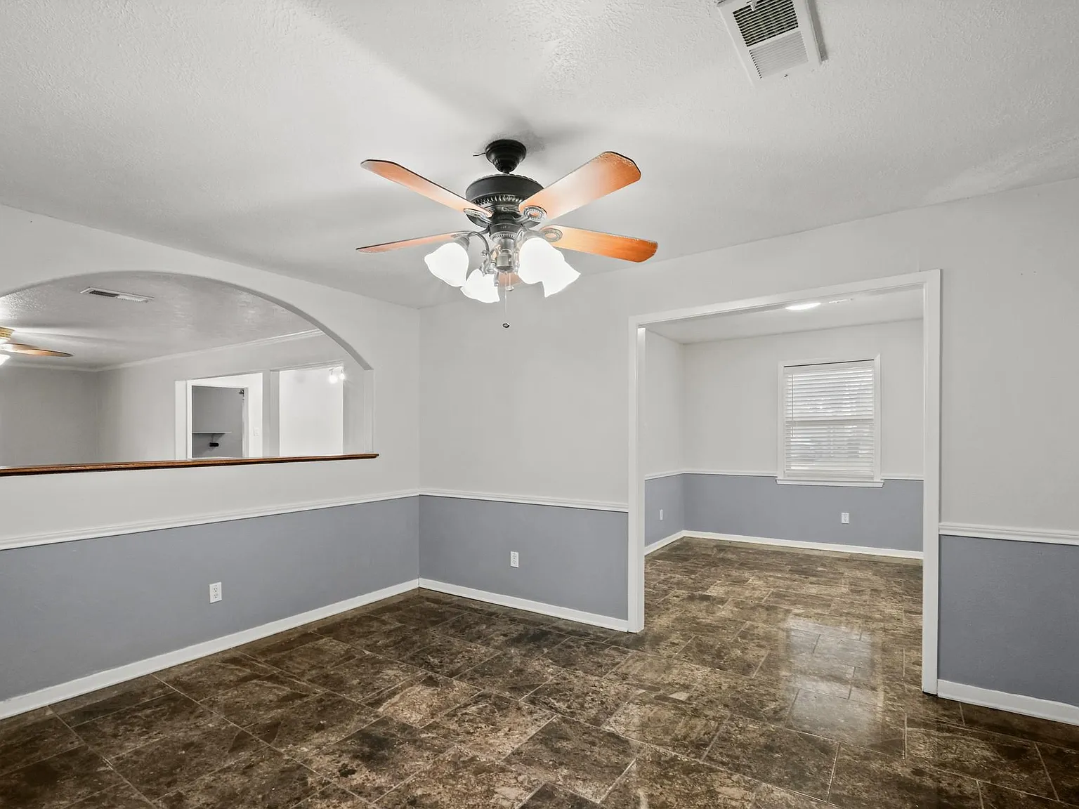 4 bed, 2.0 bath, 2324 sqft, $2,275 — Photo 2