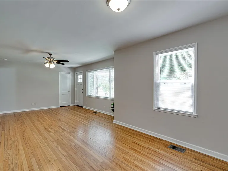 4810 Appian Way — Photo 4