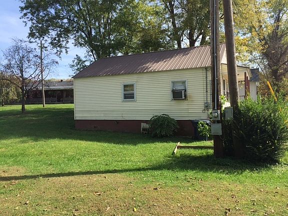 3rd image of 910 Legion Park Road