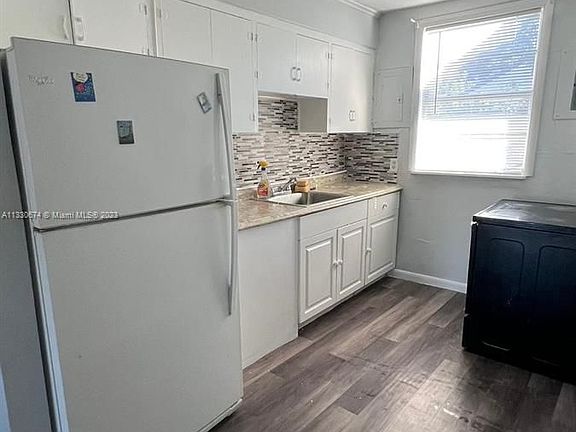 4th image of 1426 NE 135th St