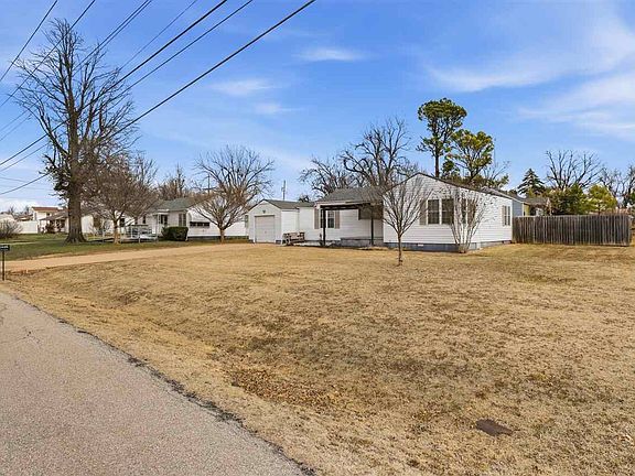 5th image of 902 N 14th St