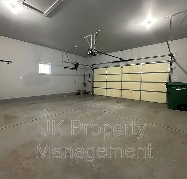 3209 Wild Rose Ln — Photo 33