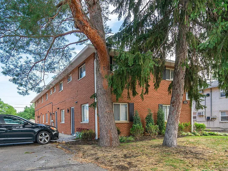 656 Riverview Dr #B — Photo 17