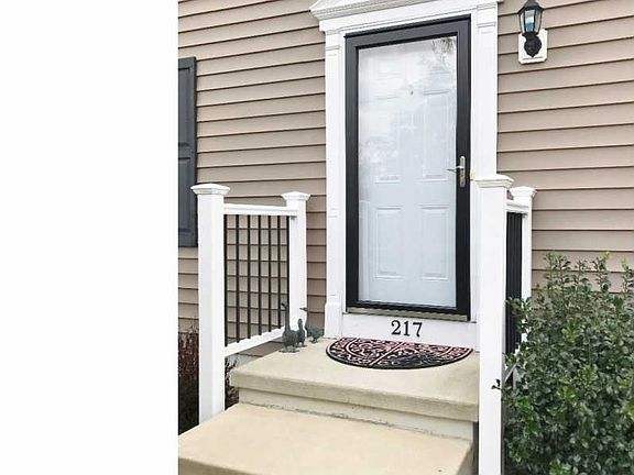2nd image of 217 Bayard St