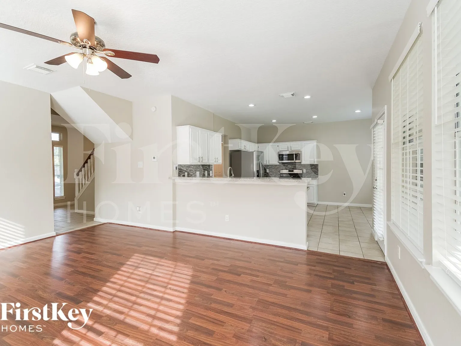 4 bed, 2.5 bath, 2338 sqft, $2,990 — Photo 4