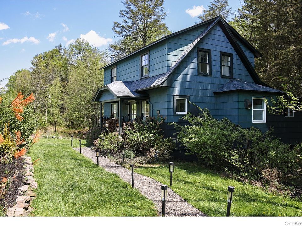 1st image of 1047 Dahlia Road