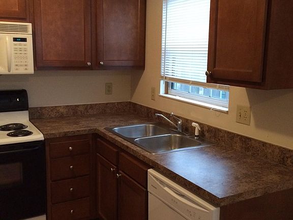3rd image of 3936 Bronson Ct