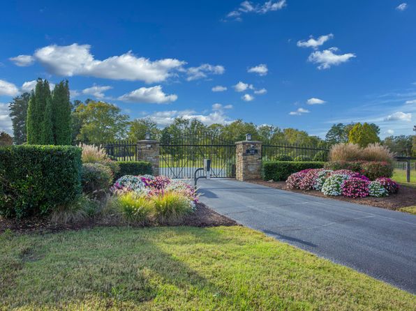8589 McGhees Mill Rd, Semora, NC 27343