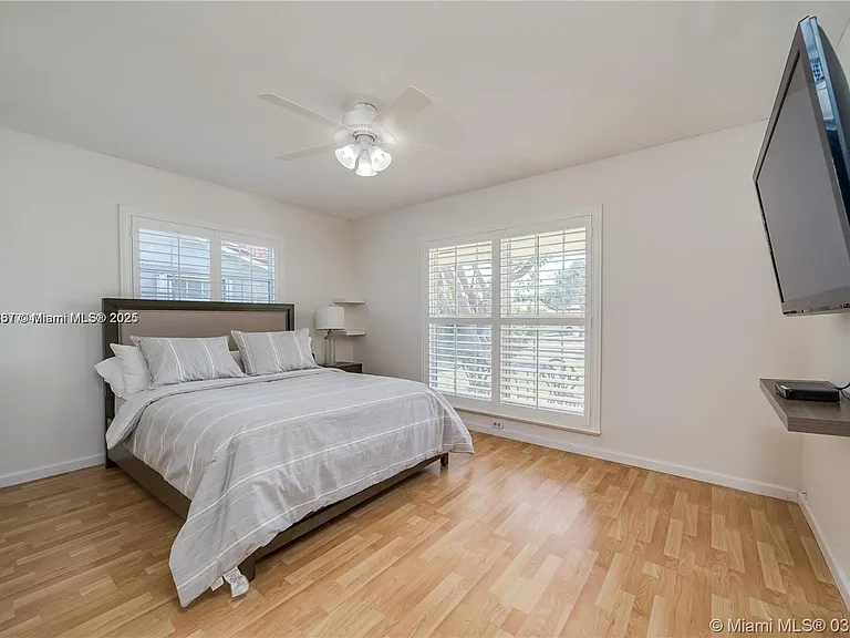 1309 Funston St — Photo 32