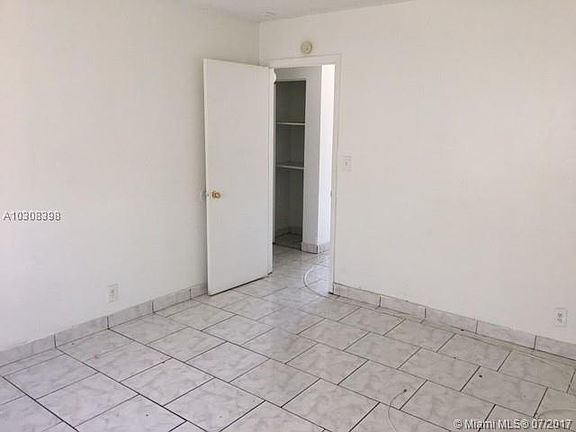 4th image of 207 NW 32nd Ct APT 0210