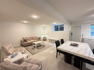 23797 105th Ave, Maple Ridge, BC V2W1E1
