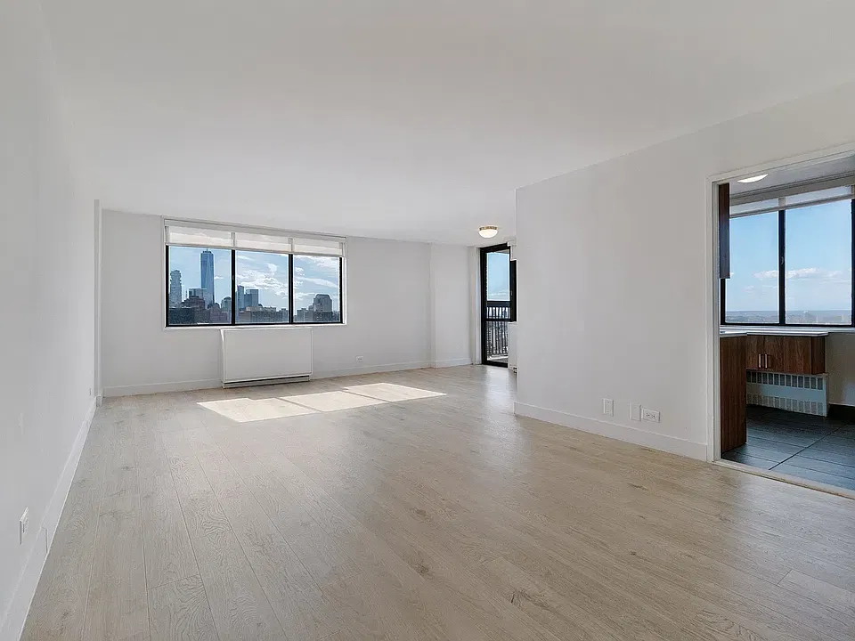 300 Mercer St #30J