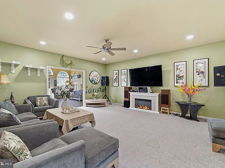 537 Riggs Ave — Photo 12