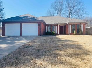 301 Pickwicket Dr, Conway, AR 72034