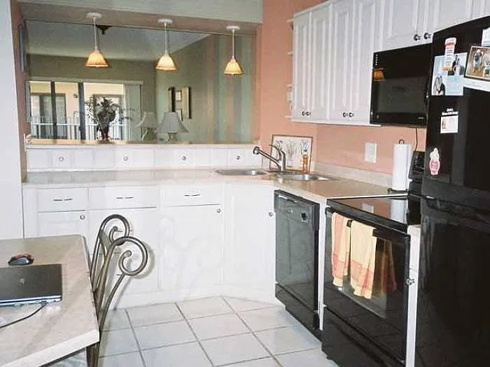 2 bed, 1300 sqft, $1,800 — Photo 4