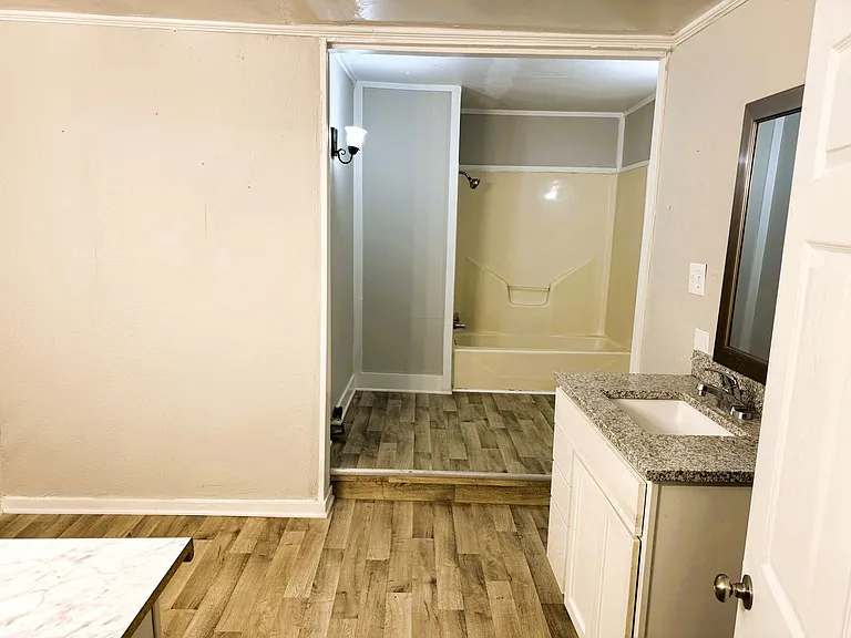 1231 Waller Ave — Photo 6