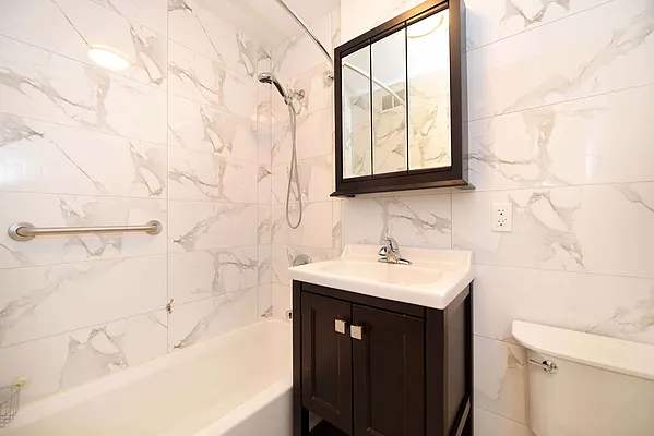 Sold by Amerihomes Realty of NY | media 6