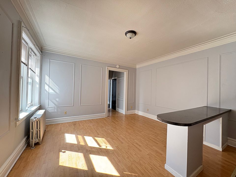 2nd image of 375 Sanford Ave #502