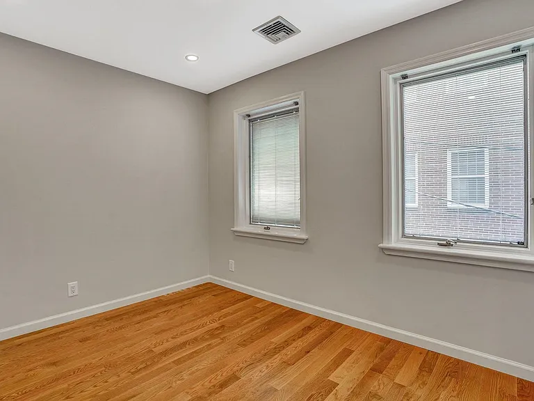 531 Court St — Photo 12