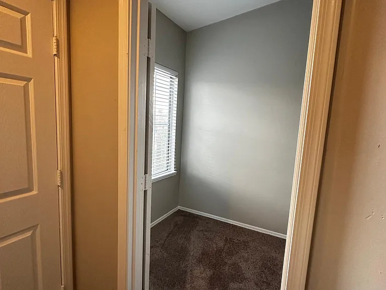 2450 W Glenrosa Ave — Photo 9