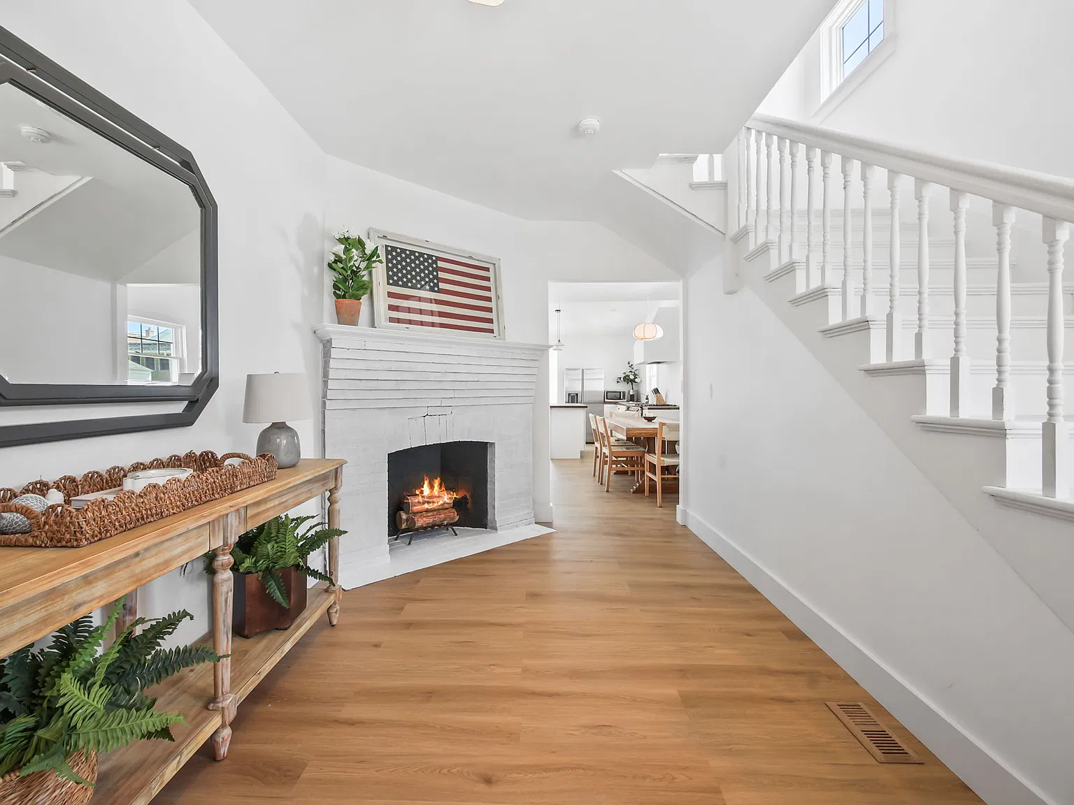 7 bed, 2810 sqft, $4,500 — Photo 3