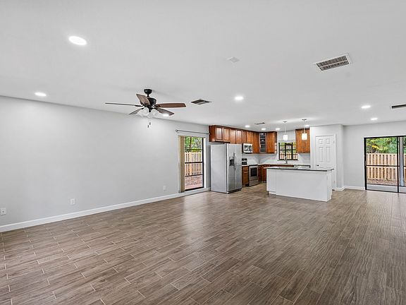 4th image of 14732 Lake Forest Dr