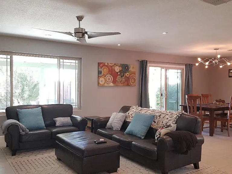 1414 E Chilton Dr — Photo 4