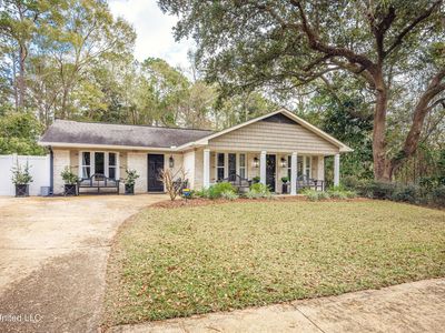 701 Pine Hills Rd, Ocean Springs, MS, 39564